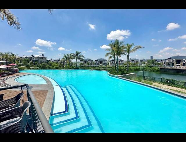 2 BEDROOM APARTMENT FOR SALE IN THE POLOFIELDS